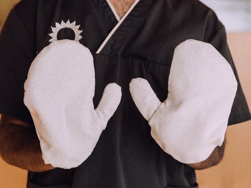 Garshan | Seidenhandschuh-Massage